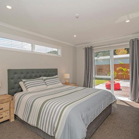 Modern Beach Pad - Whitianga Holiday Home 外观 照片